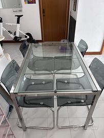 Tavolo ikea glivarp con quattro sedie tobias