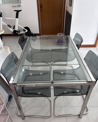 Tavolo ikea glivarp con quattro sedie tobias