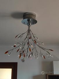 Lampadario con foglie di cristallo 
