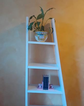Libreria di design bianca