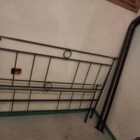 struttura letto in ferro battuto