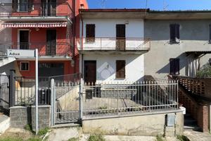 CASA SEMINDIPENDENTE A ROVESCALA