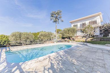 VILLA SINGOLA A SUTRI