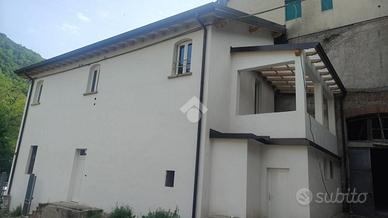 NEGOZIO A SAREZZO