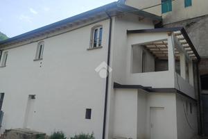 NEGOZIO A SAREZZO