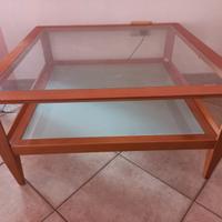 Tavolo con vetrina