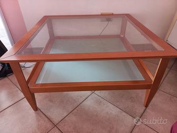 Tavolo con vetrina