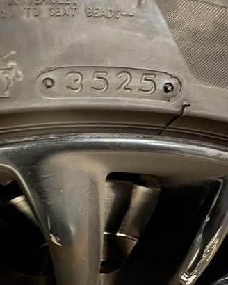 Gomme Invernali 225/45 R17 Bridgestone DOT3525