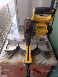 Troncatrice Stanley a batteria 4Ah 18V