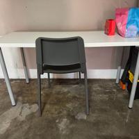 Tavolo scrivania con sedia