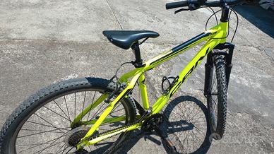 Bicicletta MTB 26 Gialla  adatta età 9-12 anni