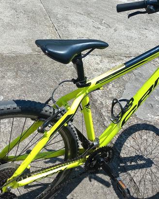 Bicicletta MTB 26 Gialla  adatta età 9-12 anni