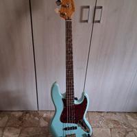 basso elettrico squier con custodia morbida 