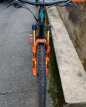 Mondraker Foxy Carbon R
