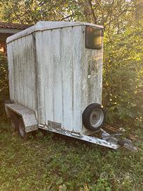 van per trasporto cavalli