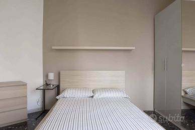 Stanza in appartamento di 68 m² a Milano