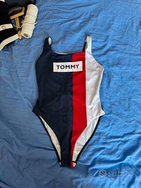 Costume Tommy Hilfiger