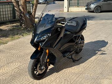 YAMAHA T-MAX 560
