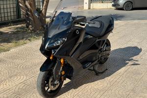 YAMAHA T-MAX 560