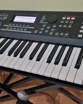 Moxf 6 pari al nuovo