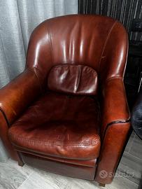 Poltrona Club Vintage in Vera Pelle con Pouf