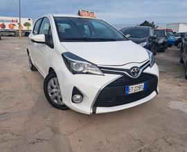 Toyota Yaris 1.4 D-4D 5 porte Lounge - 2014