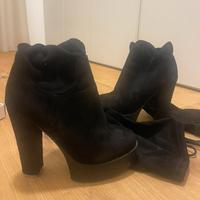 Stivale in camoscio alto sopra al ginocchio