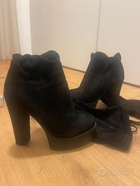 Stivale in camoscio alto sopra al ginocchio