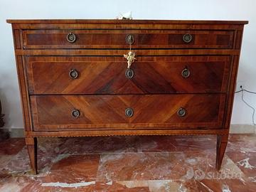 cassettone Luigi XVI del 700