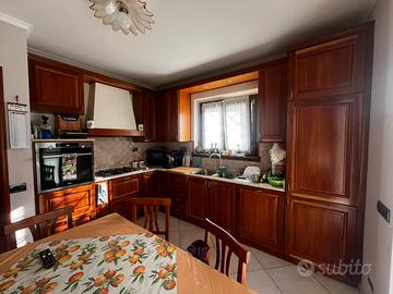 Cucina  angolare in legno - solo mobili