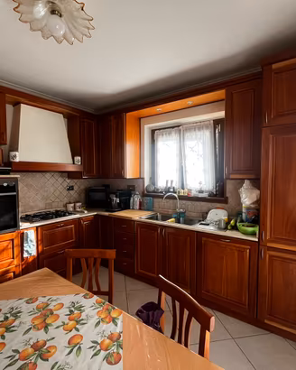 Cucina  angolare in legno - solo mobili