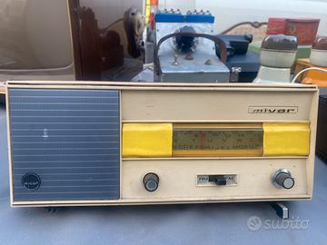 Radio d’ epoca a Marchio Mivar