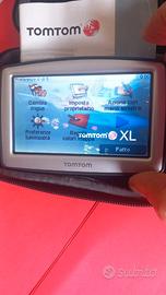 Navigatore TomTom XL con caricatore auto