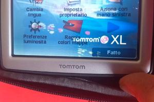Navigatore TomTom XL con caricatore auto