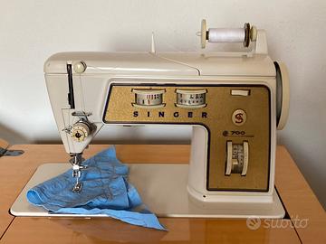 Macchina da cucire Singer 700