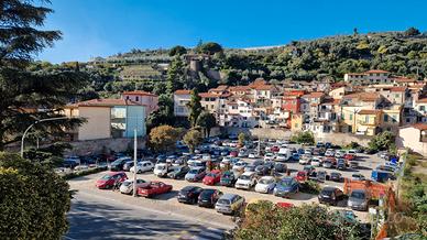 Bilocale centrale a Taggia