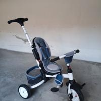 Triciclo passeggino con pedali