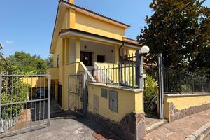 PORZIONE DI BIFAMILIARE A CAPENA