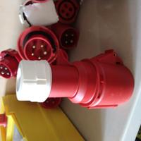 Connettore industriale femmina 32A, 415 V 3p+n+t