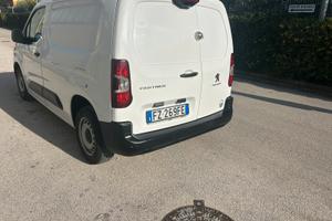 Peugeot partner 1.5 full optional unico propr