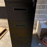 Schedario metallico nero a 4 cassetti-mobile