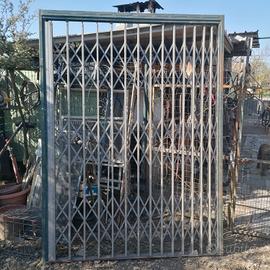 cancello in ferro di sicurezza 