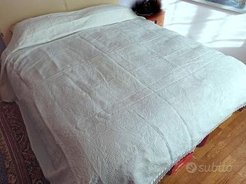 Copriletto matrimoniale piquet damascato