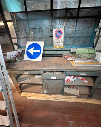 Banco da Lavoro Professionale con Morsa da Fabbro