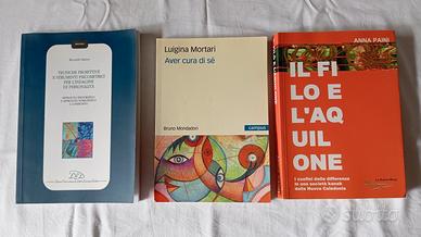 Libri scolastici liceo e università.