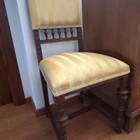 Sedie classiche antiche in legno massello