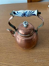 Piccola teiera in rame