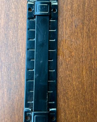 Catenaccio zancato chiusura porta a pavimento