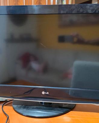 TV LG 40" 32LD428