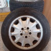 Cerchi in lega Mercedes da 16” con pneumatici